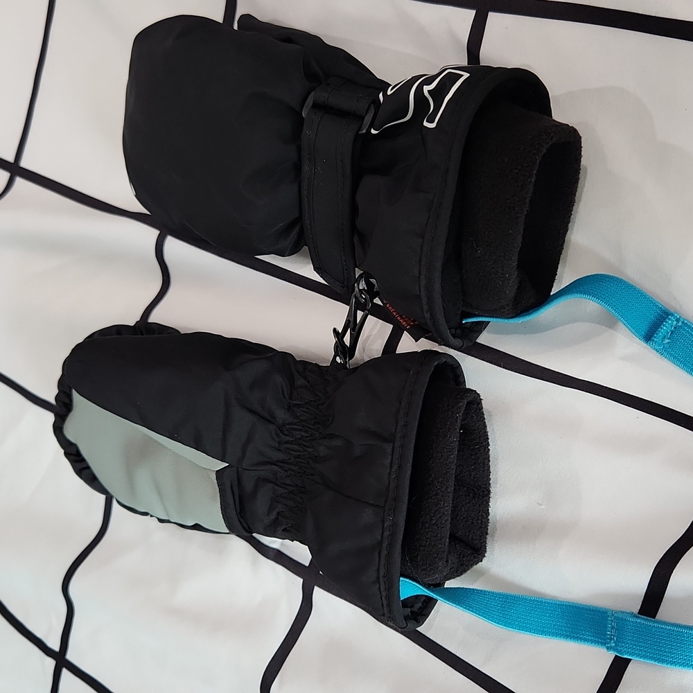 Super warm toddler mittens- black